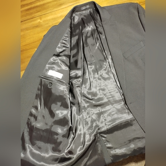 Calvin Klein - Picture 2 of 4